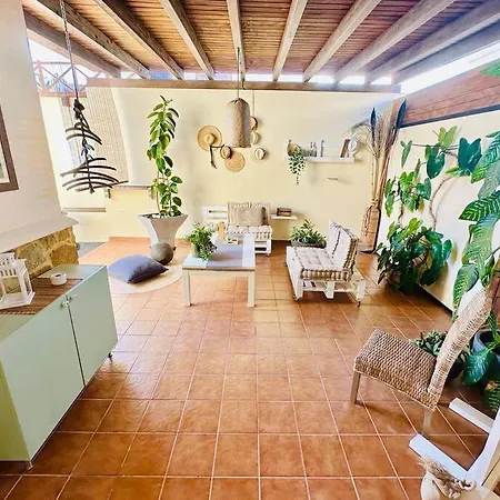 Aguaribay By Lovely * קורלחו